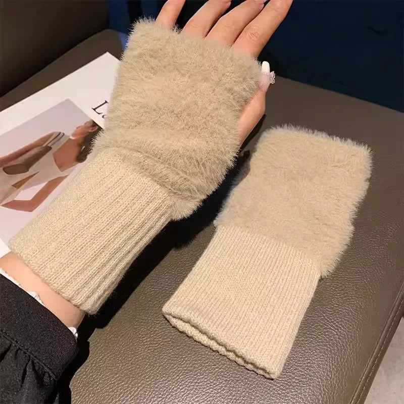 ❄️ MinkTouch™ Fingerless Gloves — Soft Winter Warmth with Timeless Grace