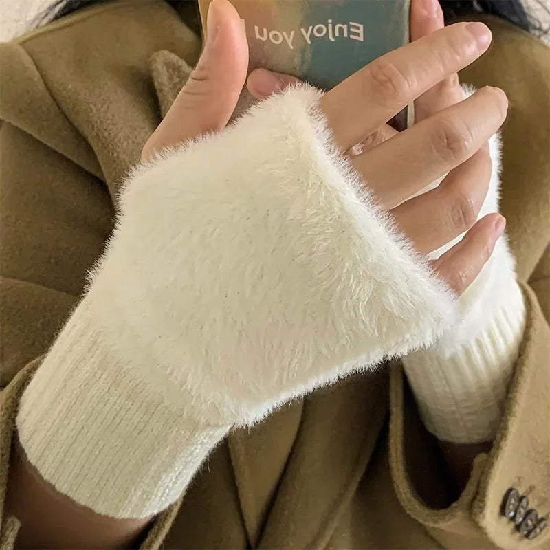 ❄️ MinkTouch™ Fingerless Gloves — Soft Winter Warmth with Timeless Grace