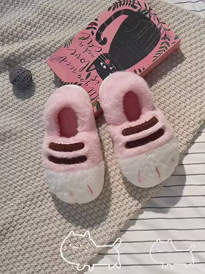 🐾 Fluffy Cat Paw Slippers – Cozy Comfort with a Touch of Whimsy